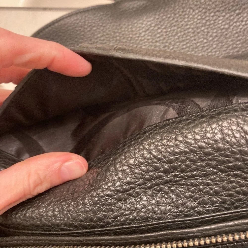 Suquoia black leather clutch wallet